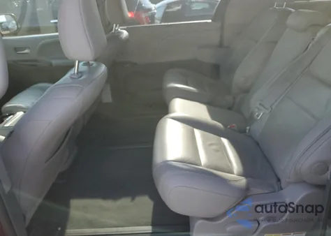 2016 Toyota Sienna Xle z USA, uszkodzony, nr VIN 5TDYK3DC0GS734521